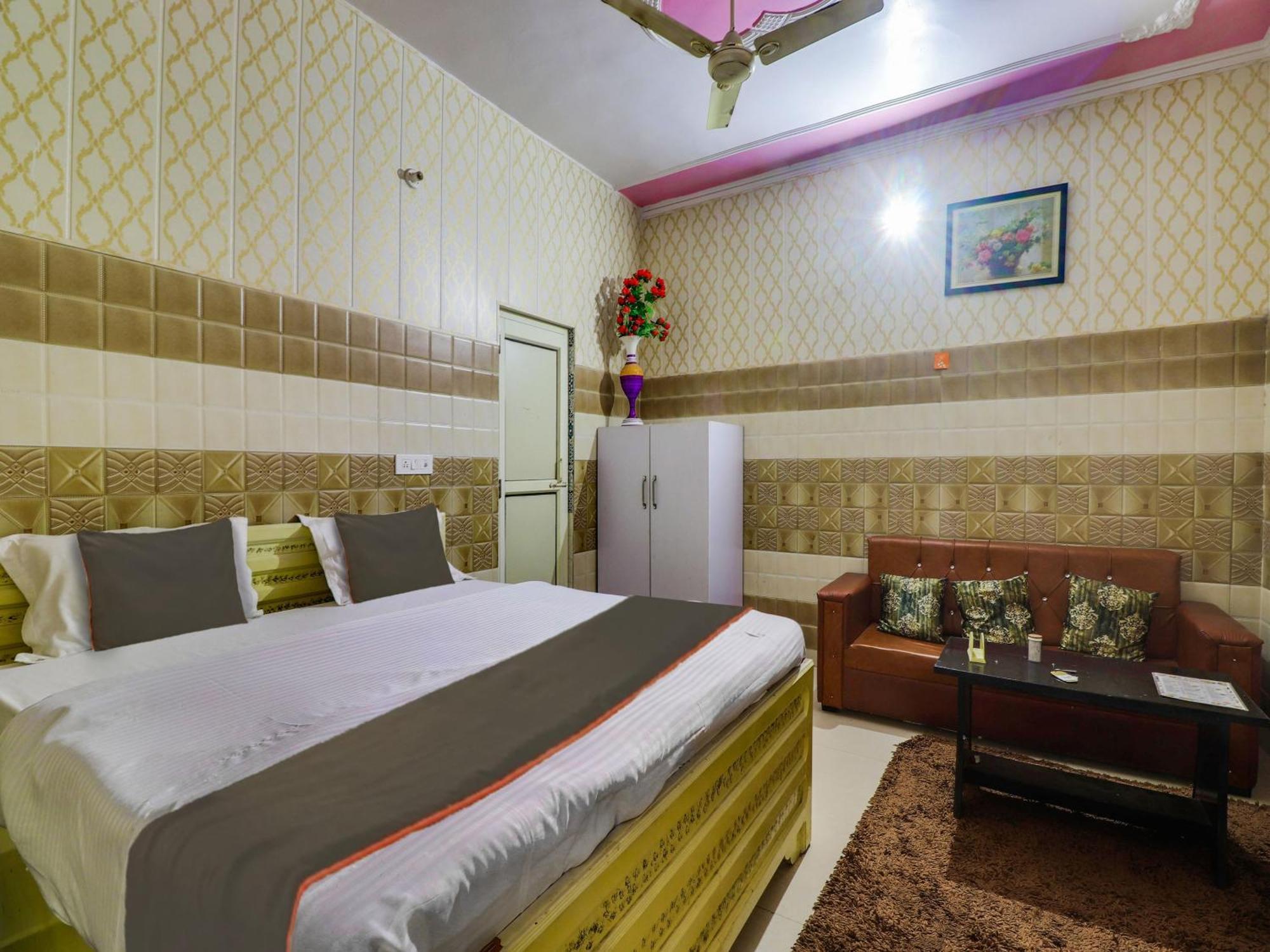 Collection O Paradise And Restaurant Hotell Kashipur Eksteriør bilde