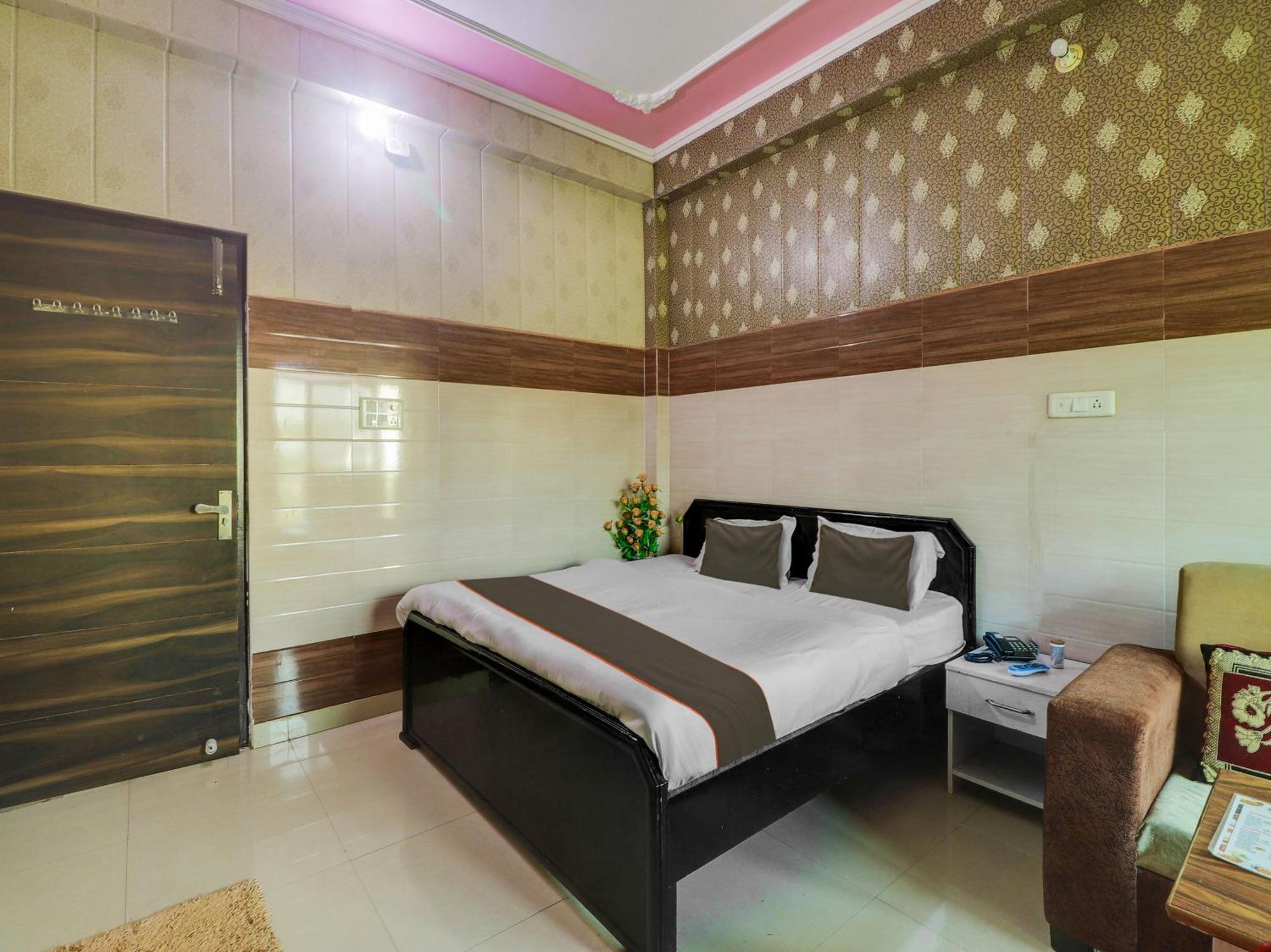 Collection O Paradise And Restaurant Hotell Kashipur Eksteriør bilde