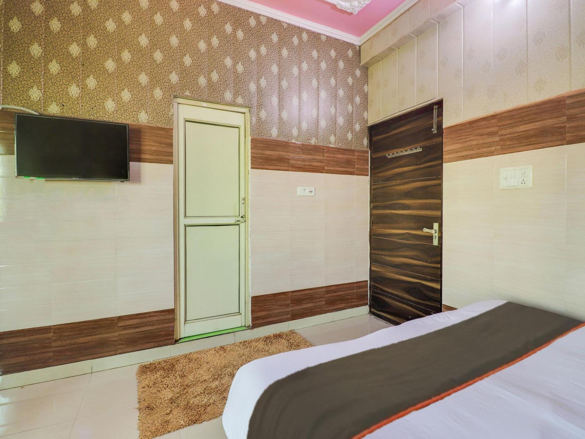 Collection O Paradise And Restaurant Hotell Kashipur Eksteriør bilde