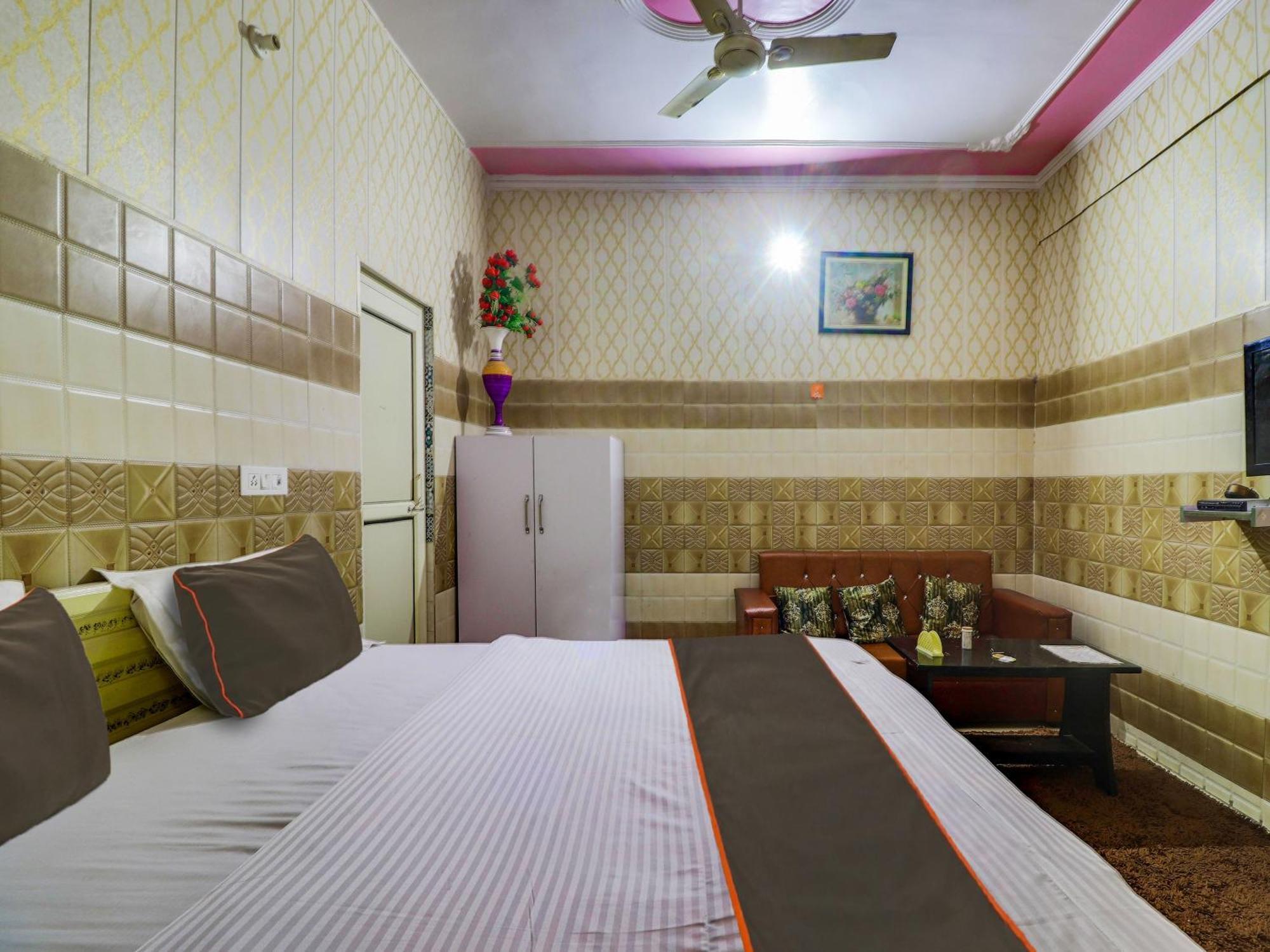 Collection O Paradise And Restaurant Hotell Kashipur Eksteriør bilde